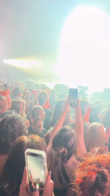 Still buzzing from an incredible night with YUNGBLUD at the Rockhal in Luxembourg. The IDOLS WORLD TOUR is everything! Amazing connection and truly an inspiring performance. Thank you for the music! 🎤✨
#YUNGBLUDTour #Rockhal #LuxembourgConcert #IDOLSWORLDTOUR2025 #MusicIsLife #yungblud