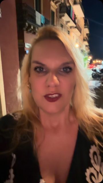 Coincidence or fate? When you find your own holiday apartment in a rockstar’s tour diary. 🏛️❤️ Taormina holds some magic secrets. Speaking of magic: my video for Taormina is almost done and I can’t wait to share it with you! 🎤
— Kat Madleine | The Voice of 90s Revival 🌸
Musicologist & Producer redefining the sound of resilience.
#KatMadleine #vocalkinship #taormina #SicilyVibes #LifeIsAMovie