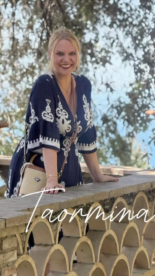 Day 2 of my beloved Taormina ❤️😍

— Kat Madleine | The Voice of 90s Revival 🌸
Musicologist & Producer redefining the sound of resilience.

 #Taormina2026 #DolceGabbana #TaorminaSicily #TeatroAntico #SummerInSicily