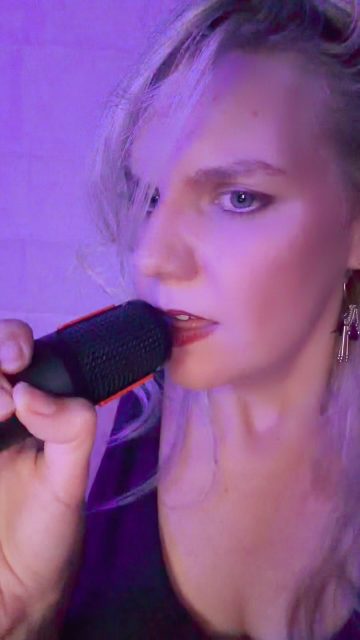 Everyone remembers the big chorus, but the soft ending hits different. Do you ever wish for a different ending?

— Kat Madleine | The Voice of 90s Revival 🌸
Musicologist & Producer redefining the sound of resilience.

#KatMadleine #totaleclipseoftheheart #IndependentArtist #VocalKinship #covermonday
BonnieTyler - Total Eclipse of the Heart - an 80s Cover of an legendary Song that wrote history.