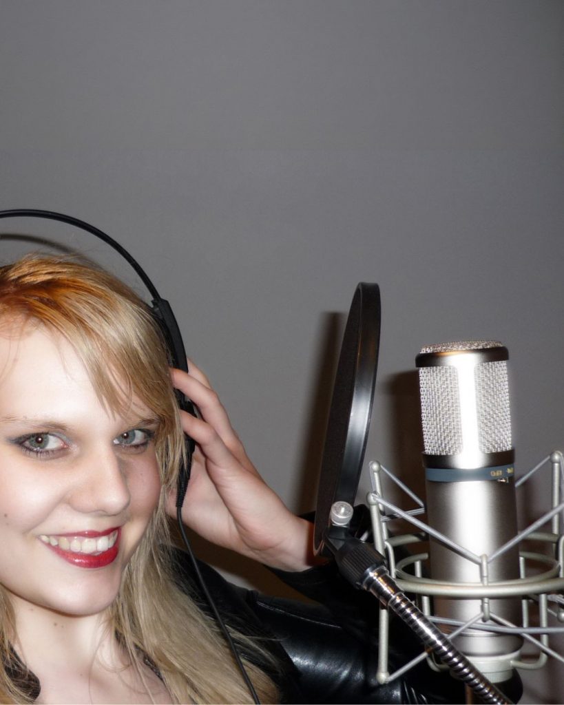 Singer Kat Madleine in the Studio in Hannover
